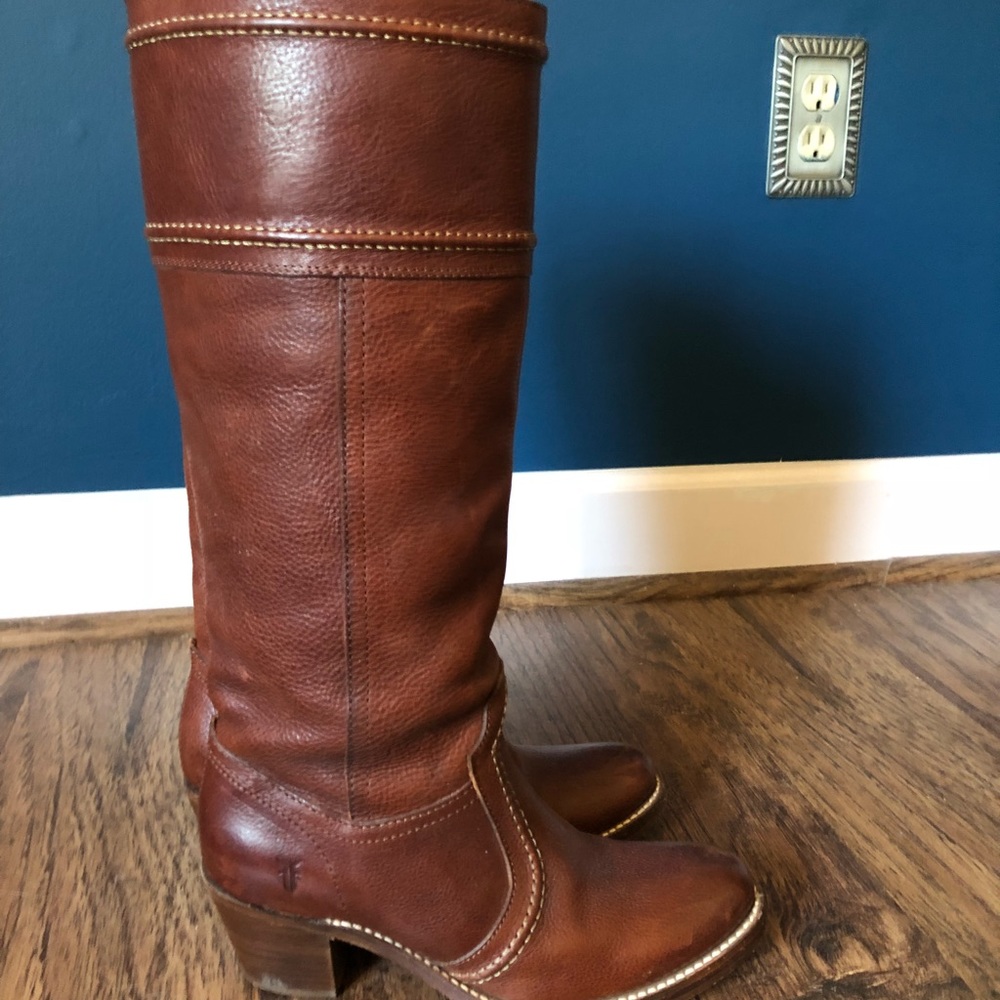 Frye Jane 14L Boots in Redwood